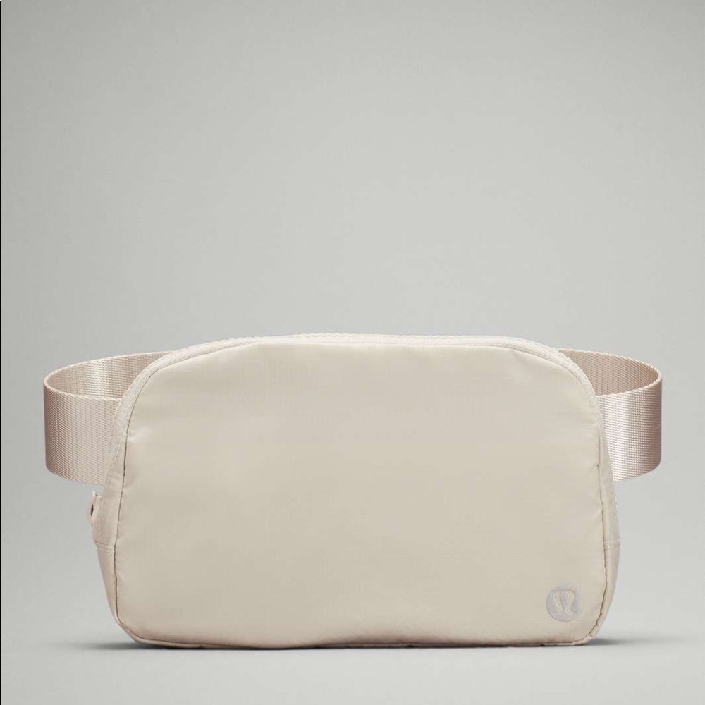SOLD Lululemon belt bag white opal